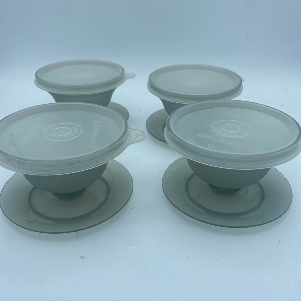 4 VTG Tupperware #754 Smoke grey dessert sundae plastic cups w/ Lids